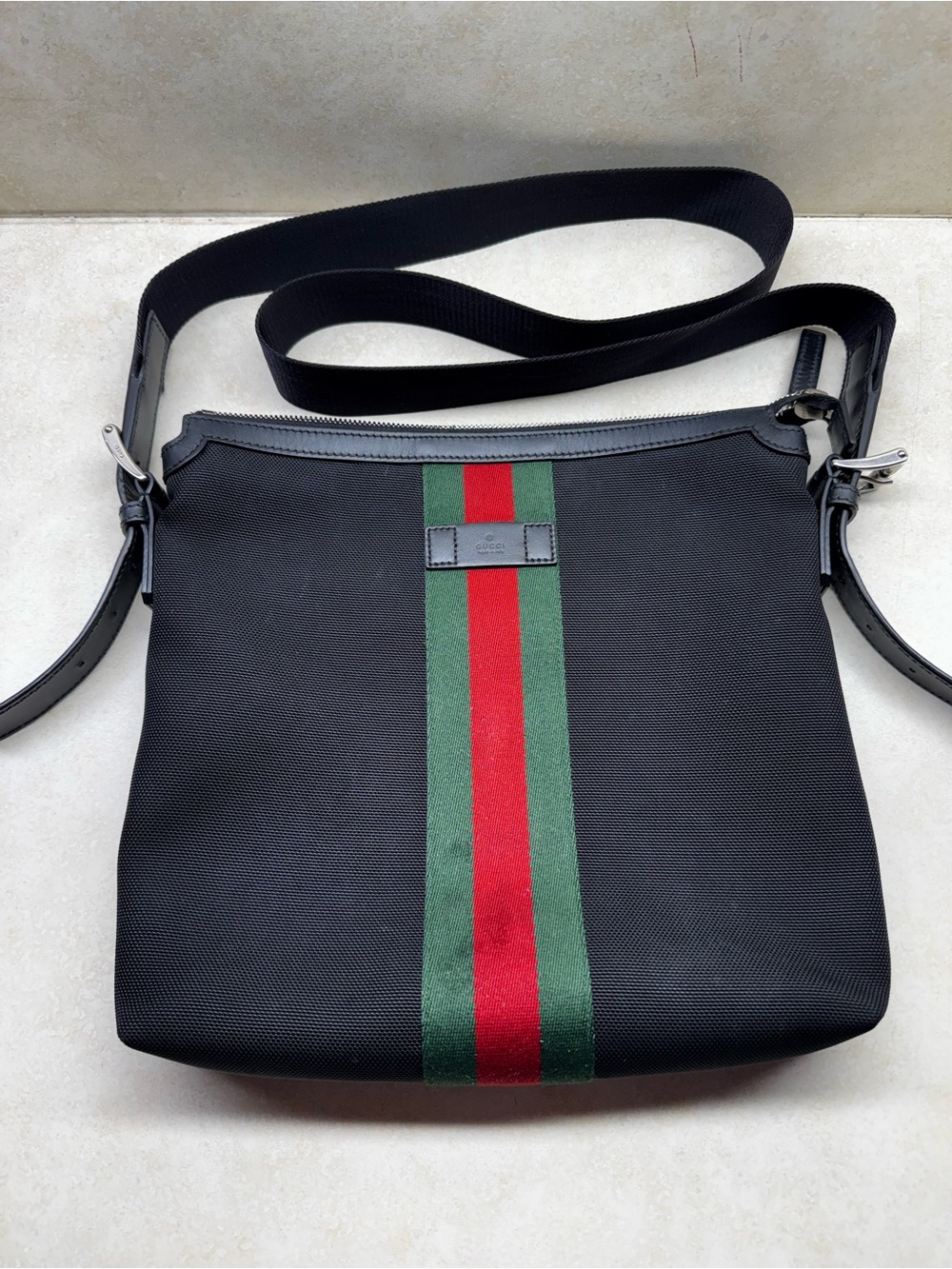 Authentic Gucci Techno Canvas Web Messenger Crossbody Bag Pre - owned